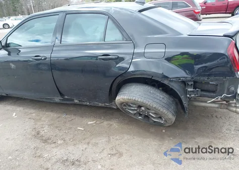 2018 Chrysler 300 300S Awd z USA, uszkodzony, nr VIN 2C3CCAGG9JH278457